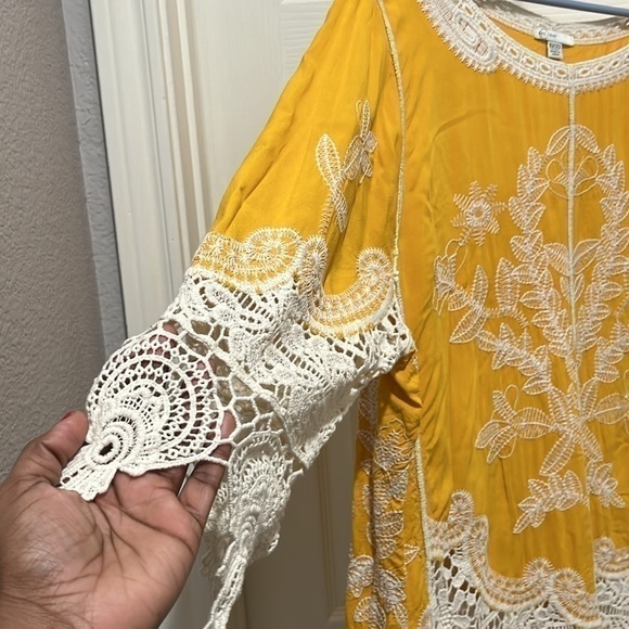 Gorgeous Yellow tunic, embroidered with white lace, Size 18/20 EST 1946. - Picture 5 of 7